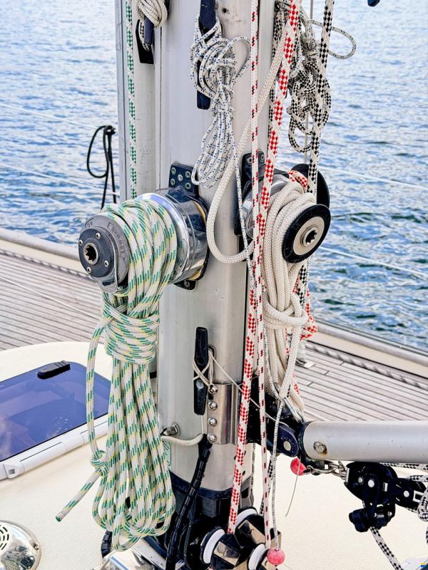 Hallberg-Rassy 382
