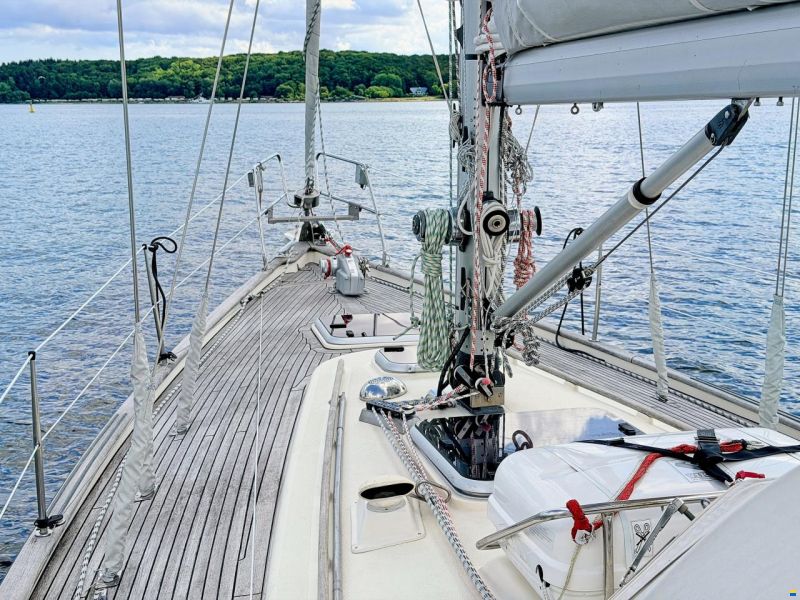 Hallberg-Rassy 382