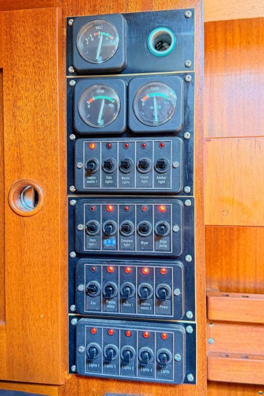 Hallberg-Rassy 382