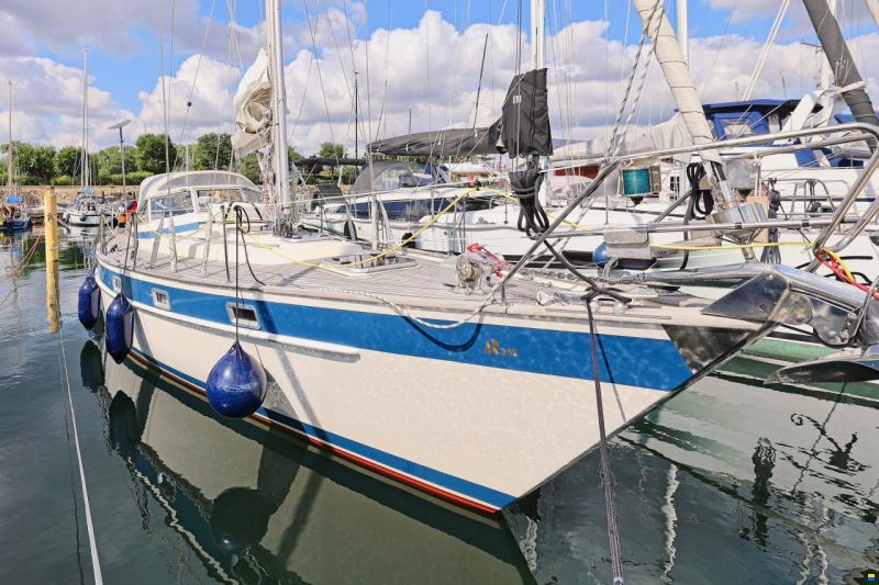 Hallberg-Rassy 382