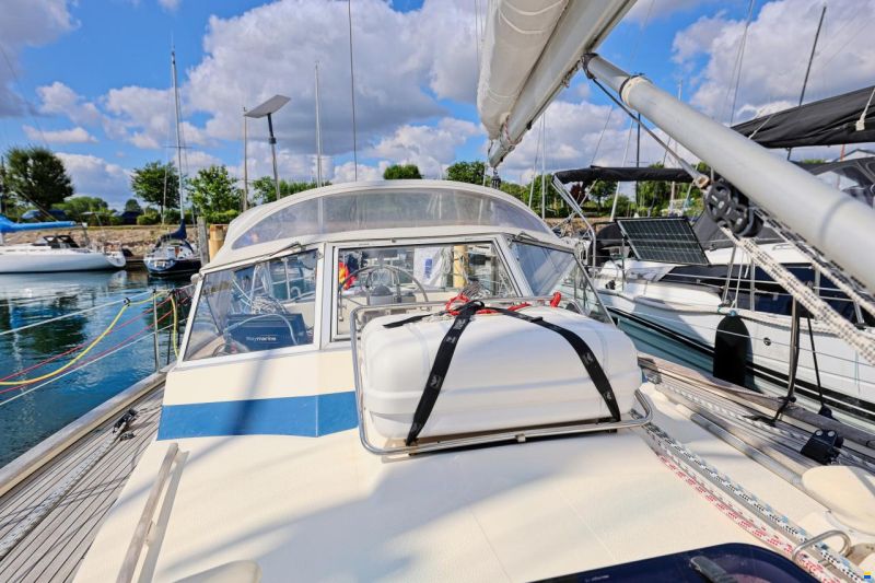 Hallberg-Rassy 382