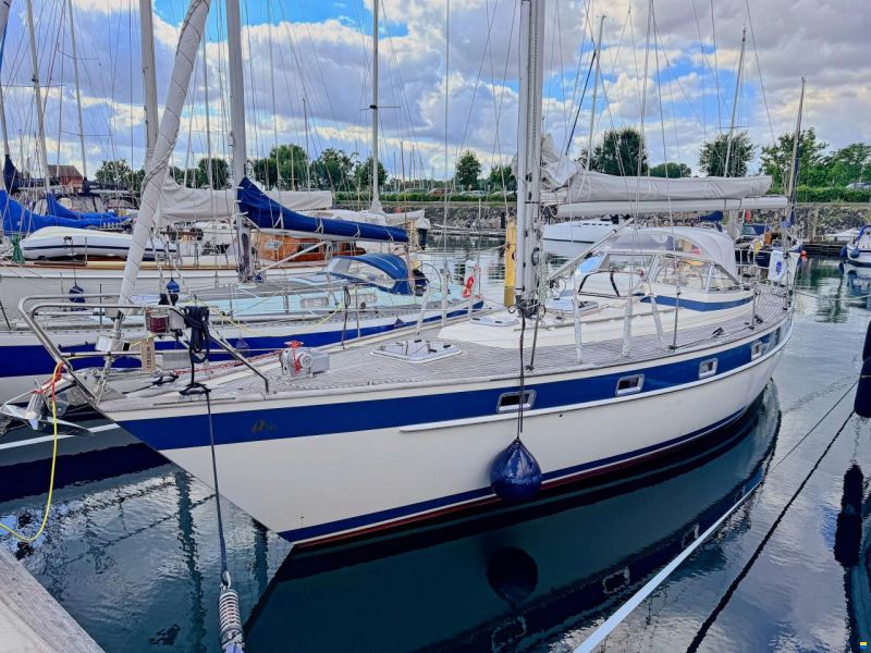 Hallberg-Rassy 382