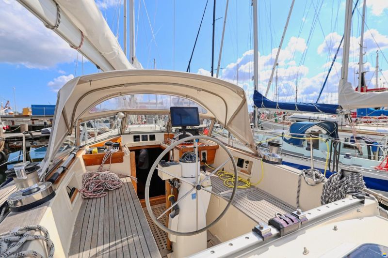 Hallberg-Rassy 382