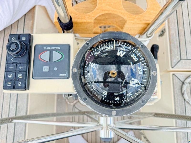 Hallberg-Rassy 382