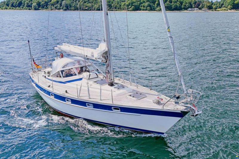Hallberg-Rassy 382