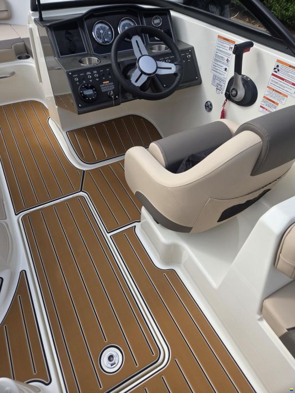 Bayliner VR6 - 250hp - 2025