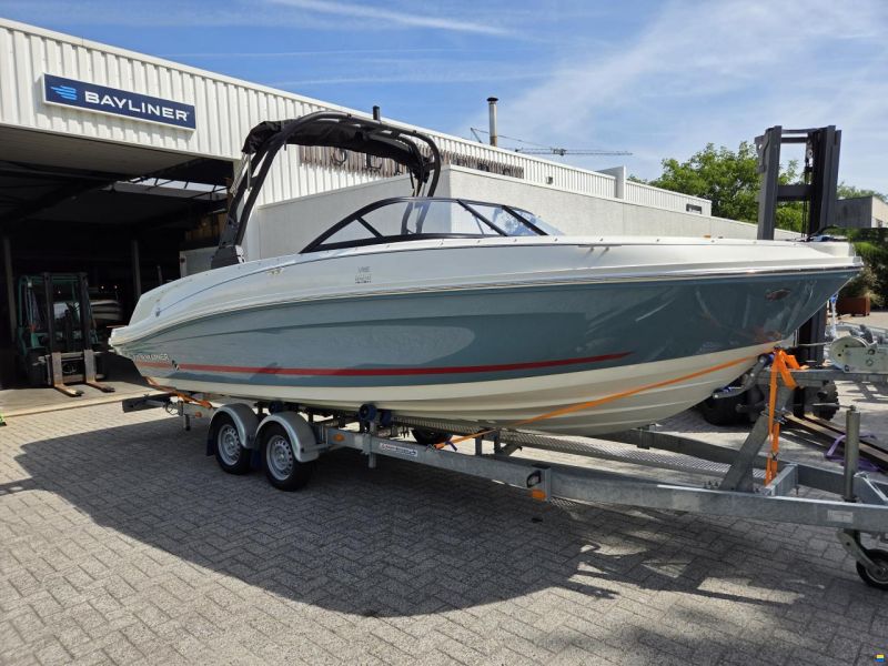 Bayliner VR6 - 250hp - 2025