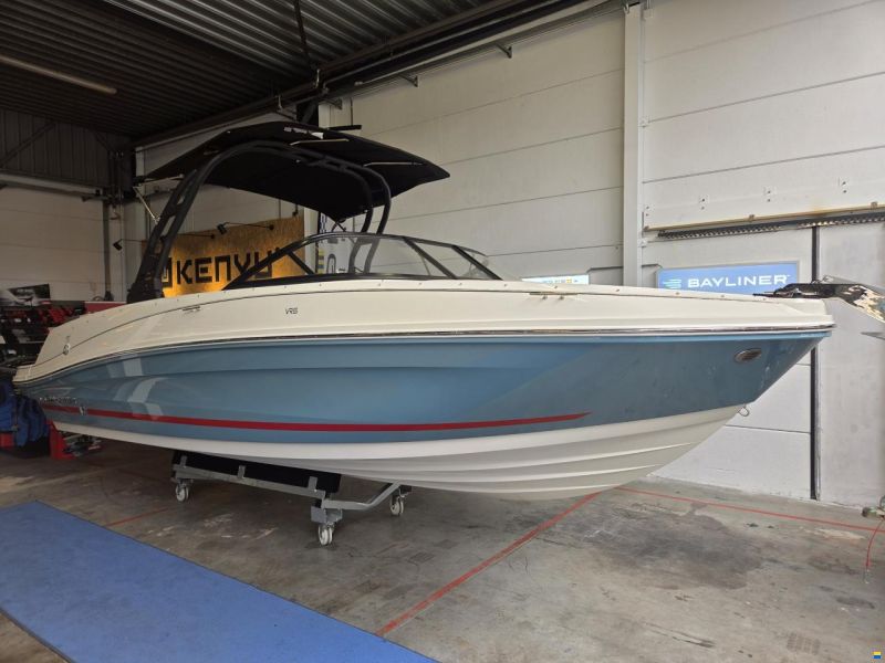 Bayliner VR6 - 250hp - 2025