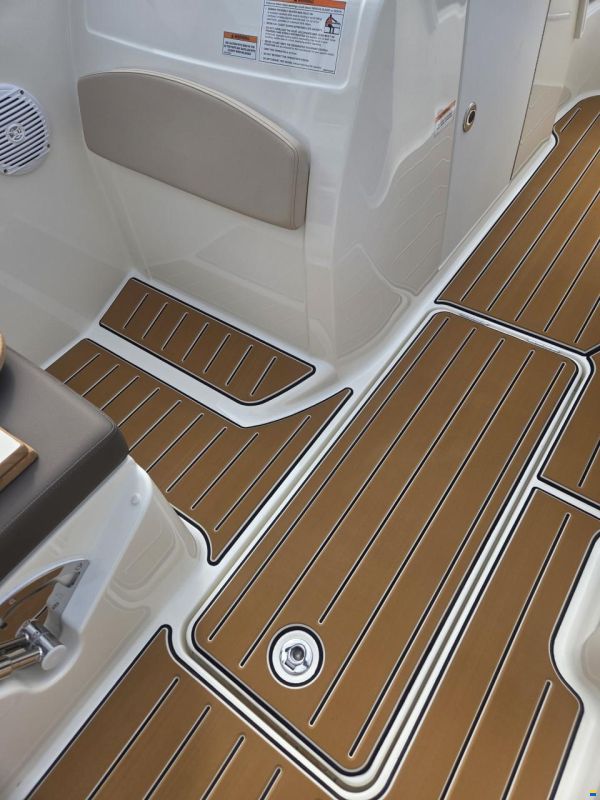Bayliner VR6 - 250hp - 2025