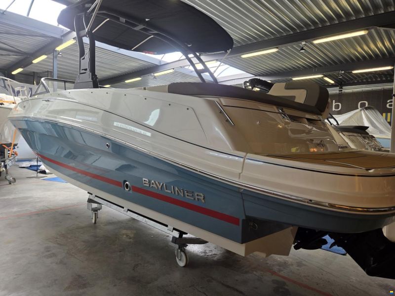 Bayliner VR6 - 250hp - 2025