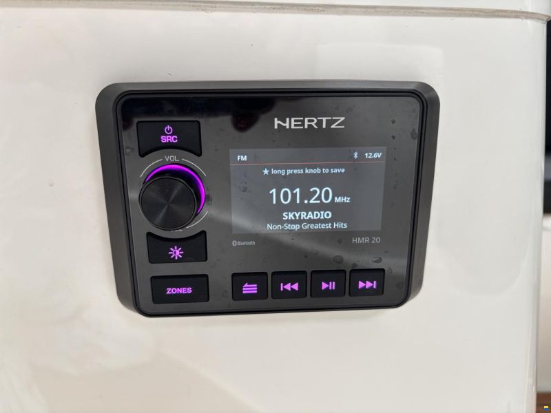 Topcraft 565 Tender