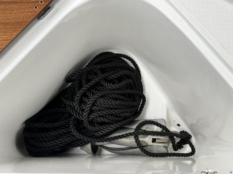 Topcraft 565 Tender