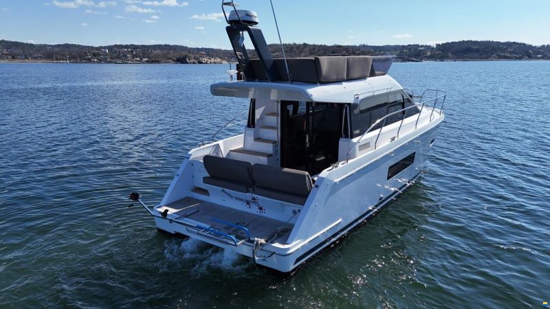 Sealine F380