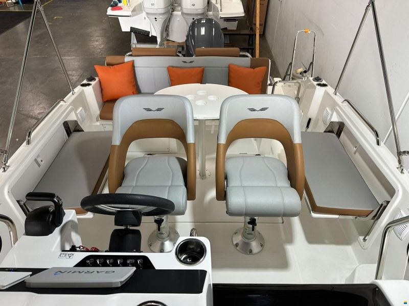Beneteau Flyer 7 SD Sundeck