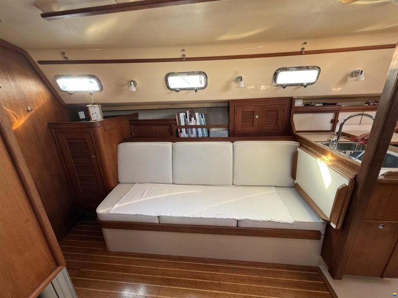 Island Packet 380