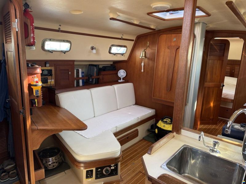 Island Packet 380