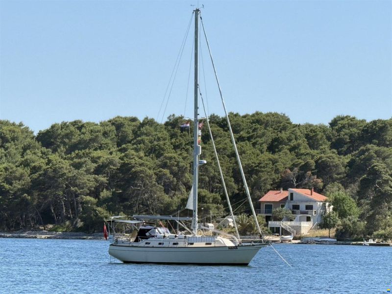 Island Packet 380