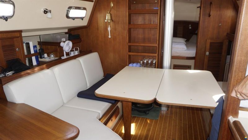 Island Packet 380