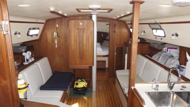 Island Packet 380
