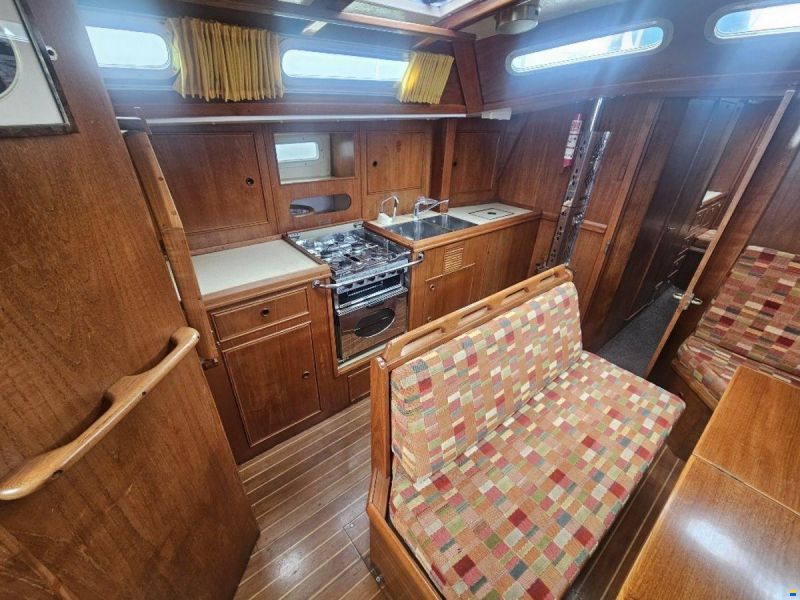 Trident Marine Warrior 38