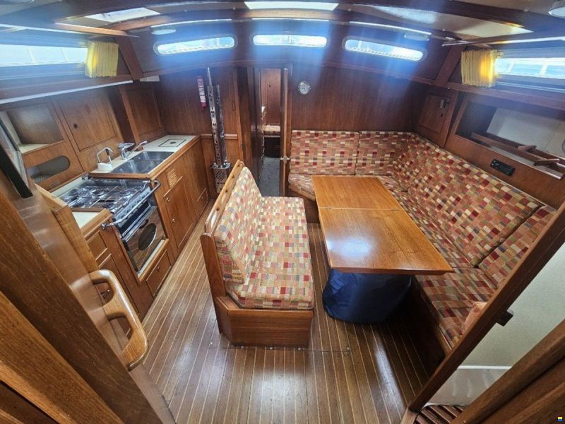Trident Marine Warrior 38