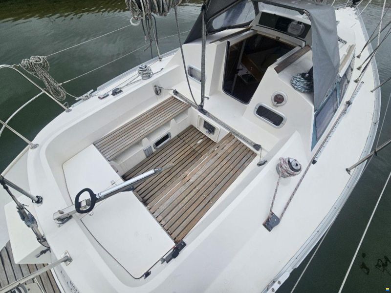Dufour 28