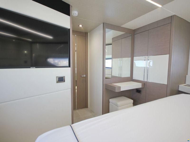 Sunseeker Predator 74