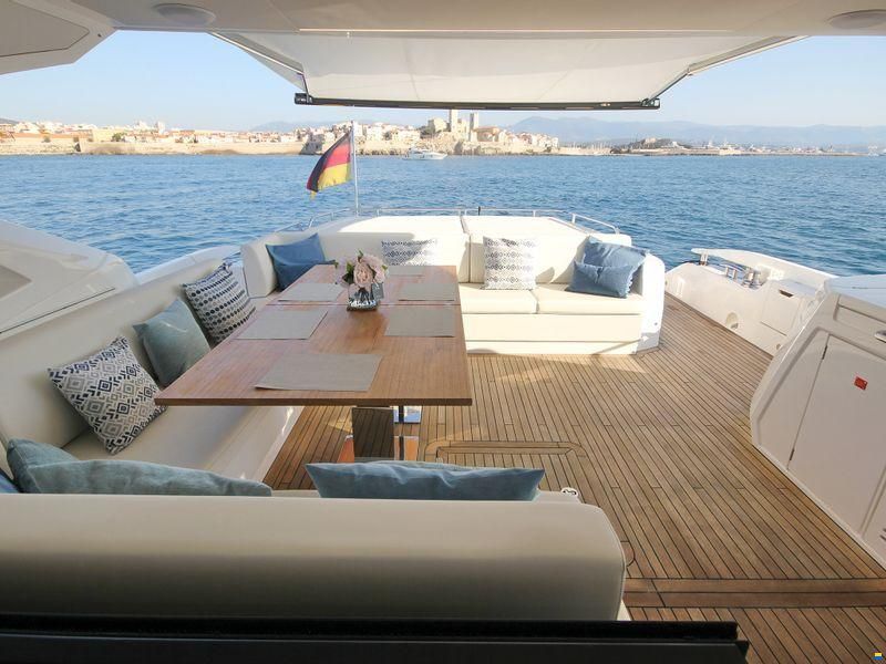 Sunseeker Predator 74