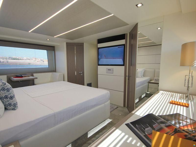 Sunseeker Predator 74