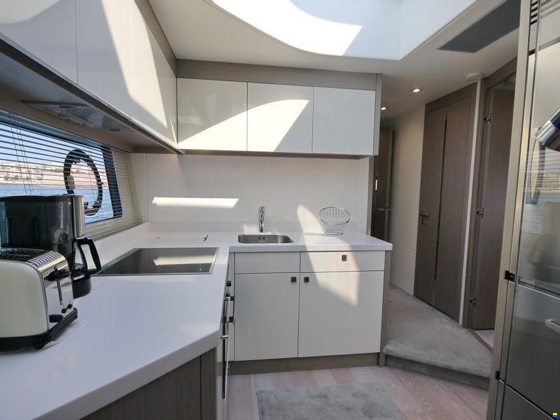 Sunseeker Predator 74