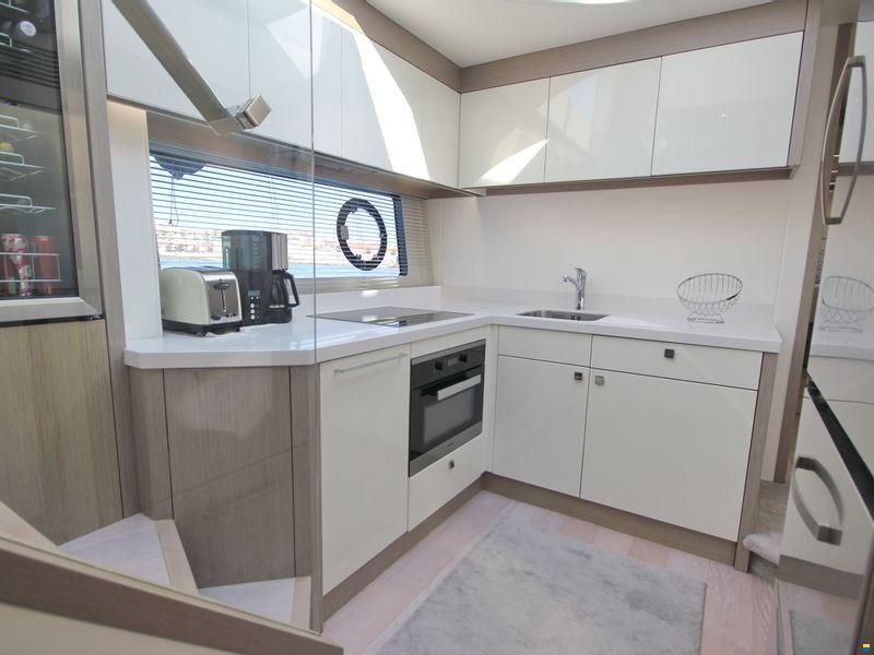 Sunseeker Predator 74