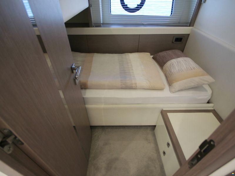 Sunseeker Predator 74
