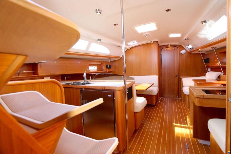 Catalina 445