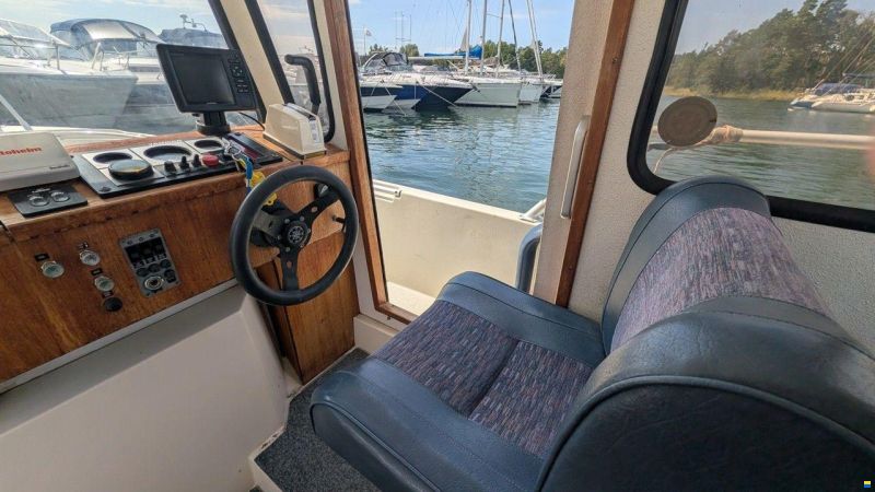 Minor 6400 WALK ROUND CABIN