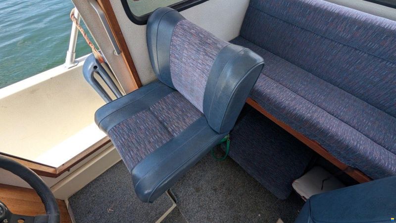 Minor 6400 WALK ROUND CABIN