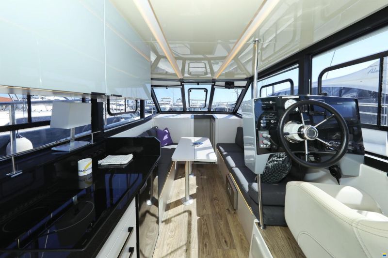 Cobra Futura 40