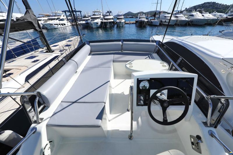 Cobra Futura 40