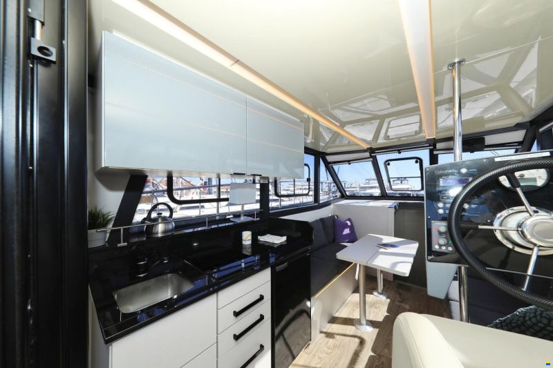 Cobra Futura 40