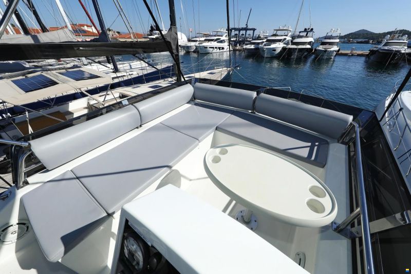 Cobra Futura 40