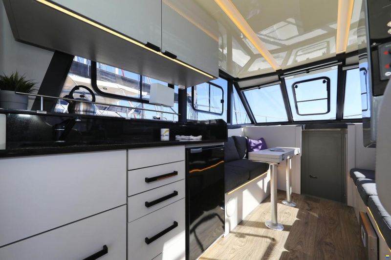 Cobra Futura 40