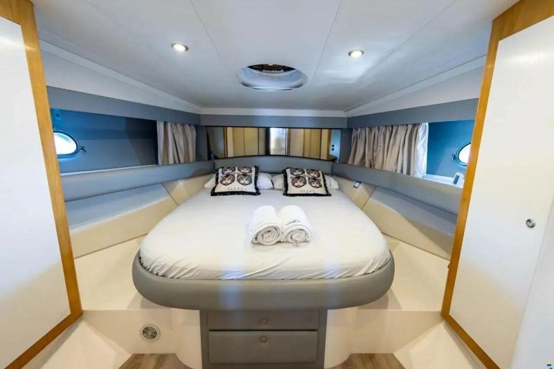Fairline Squadron 56