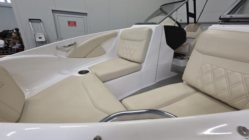 Regal 1900