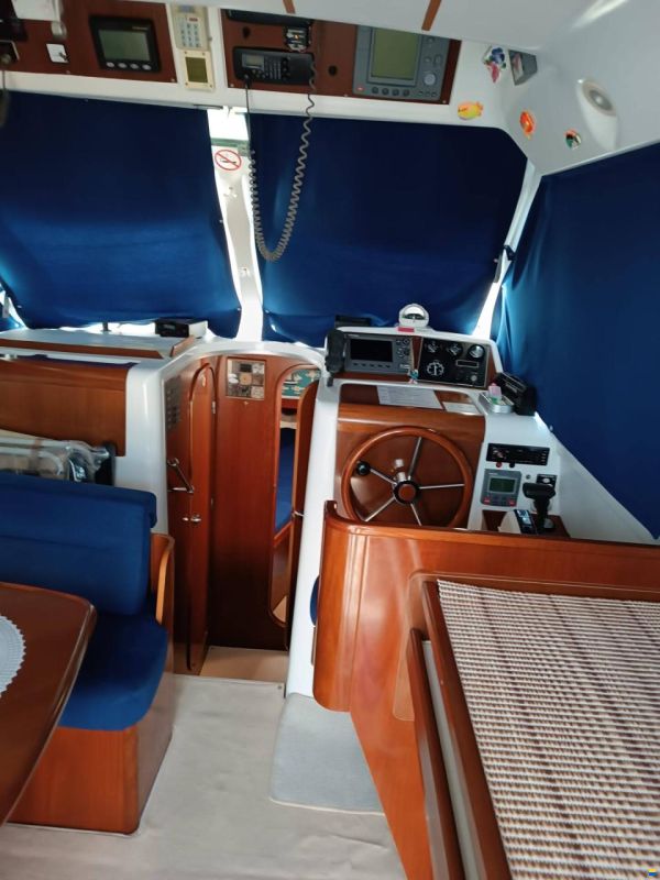 Beneteau Antares 9