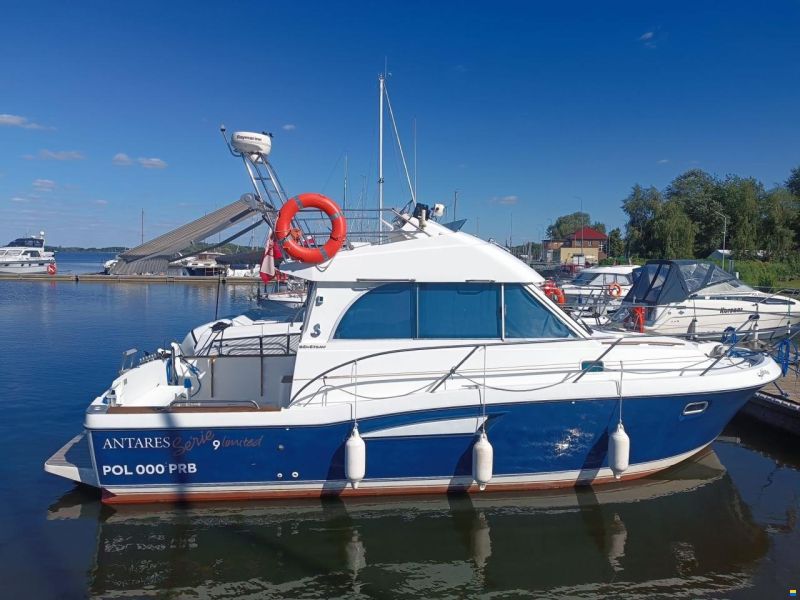 Beneteau Antares 9