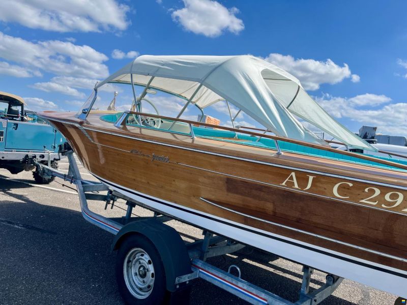Riva Junior