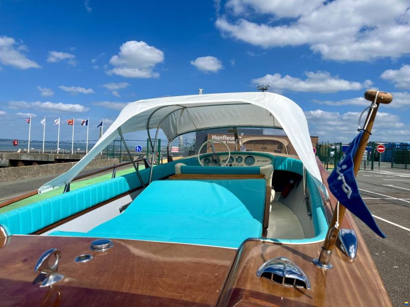 Riva Junior