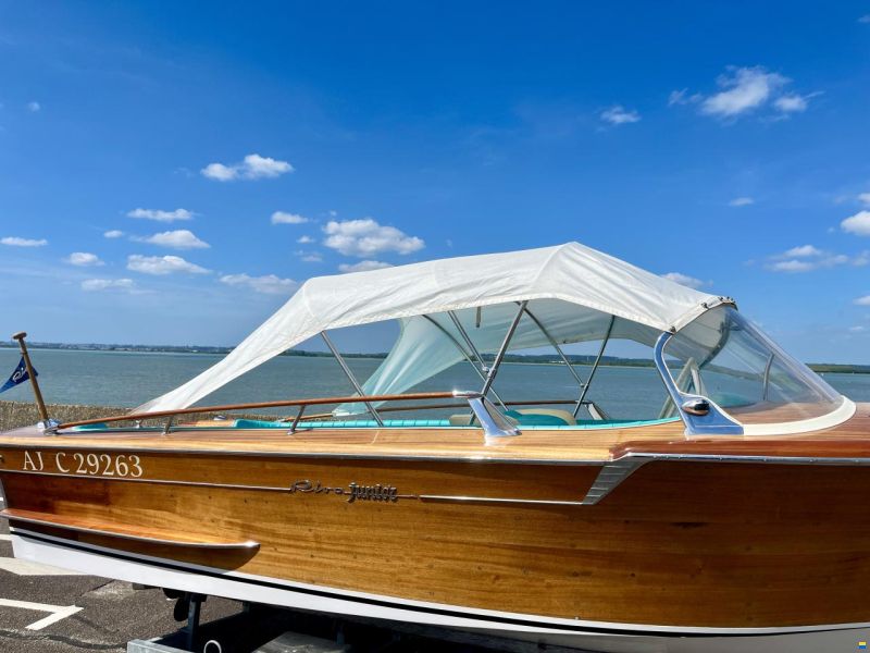 Riva Junior