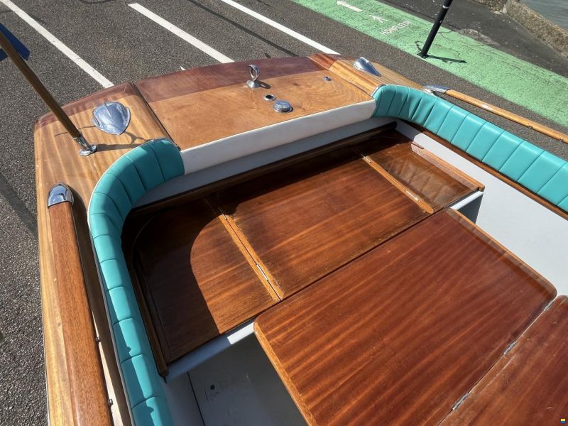 Riva Junior