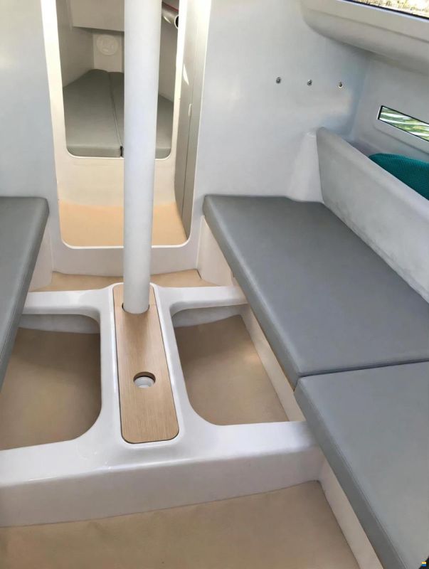 Beneteau First 27