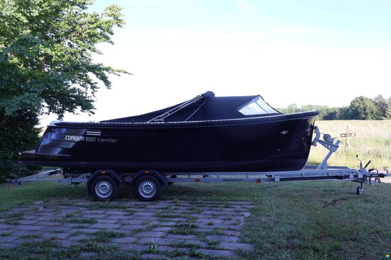 Corsiva 690 Tender